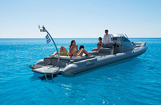 Croisière des Cyclades avec un bateau RIB